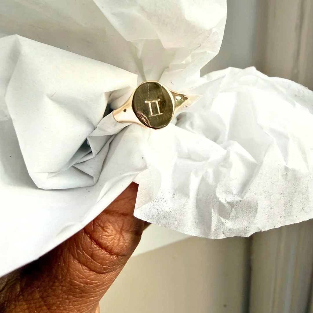 ANNABEL Signet Ring (9ct Gold / Silver) - Image 3