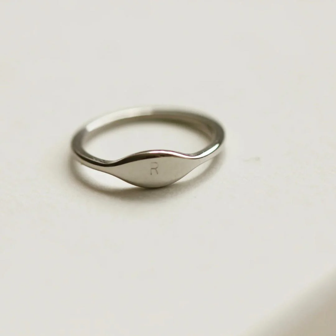 GRACIE Initial Signet Ring - Image 3