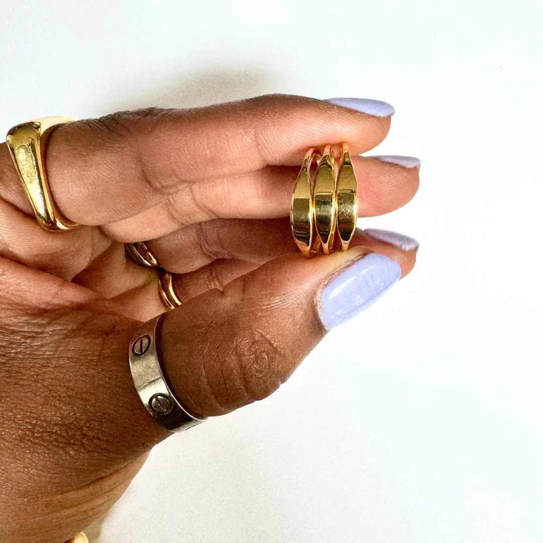 Waterproof OPHELIA Initial Signet Ring - Image 2