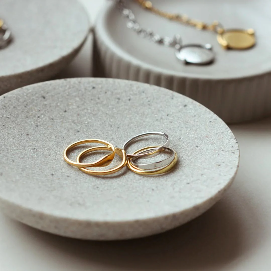 Waterproof OPHELIA Initial Signet Ring - Image 3
